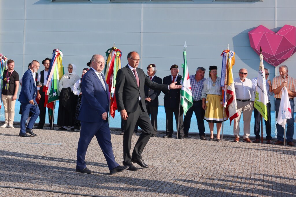 Ministro da Agricultura inaugurou EXPOBAIRRADA 2025