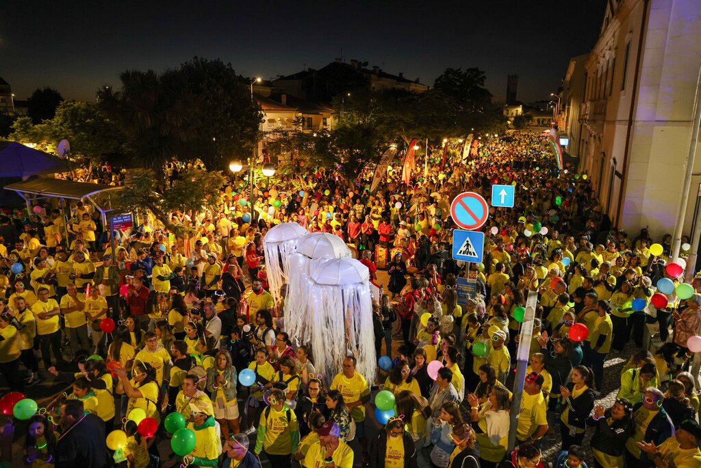 9 mil pessoas na Caminhada Solidária Noturna
